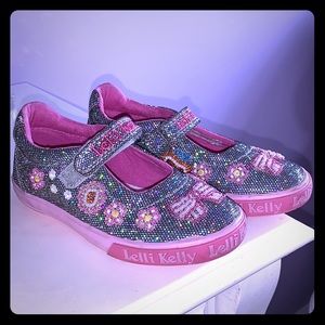 Gorgeous EUC Bedazzled Lelli Kelly Mary Jane shoes